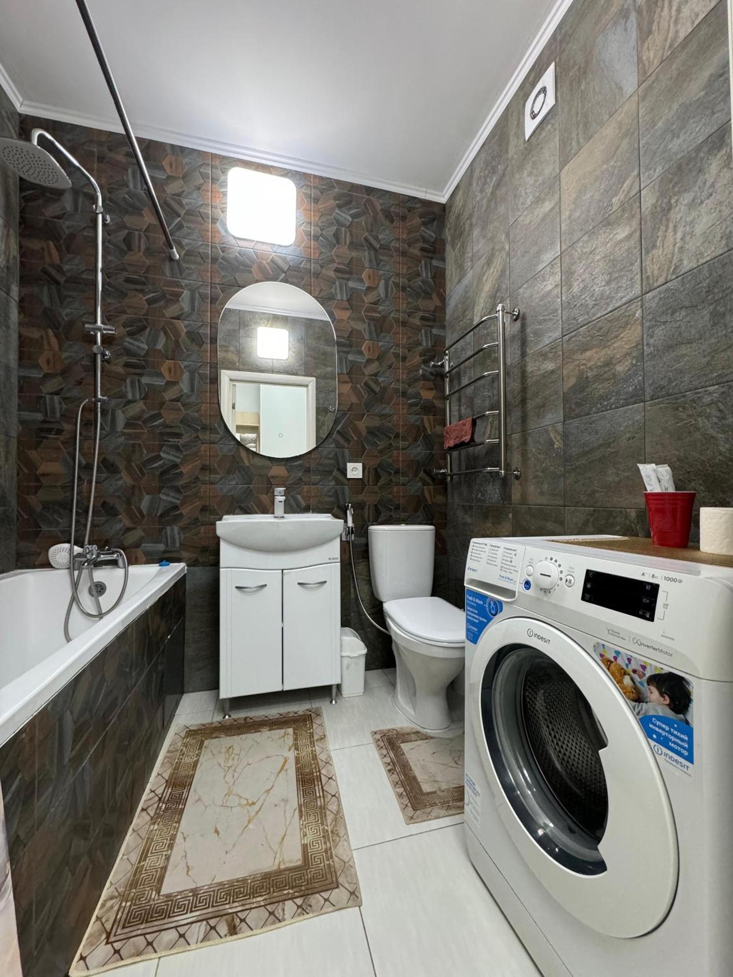 Двухкомнатная Квартира В Жк Арбат Almaty Exterior foto